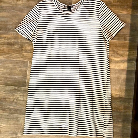 Forever 21 - Picture 1 of 1